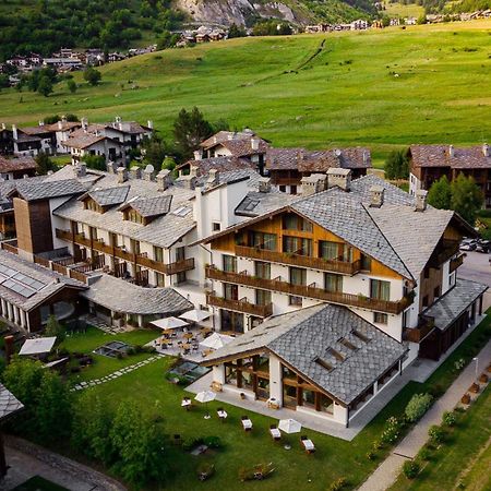 Montana Lodge & Spa, By R Collection Hotels La Thuile Exteriör bild