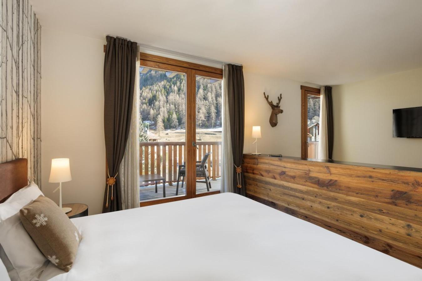 Montana Lodge & Spa, By R Collection Hotels La Thuile Exteriör bild
