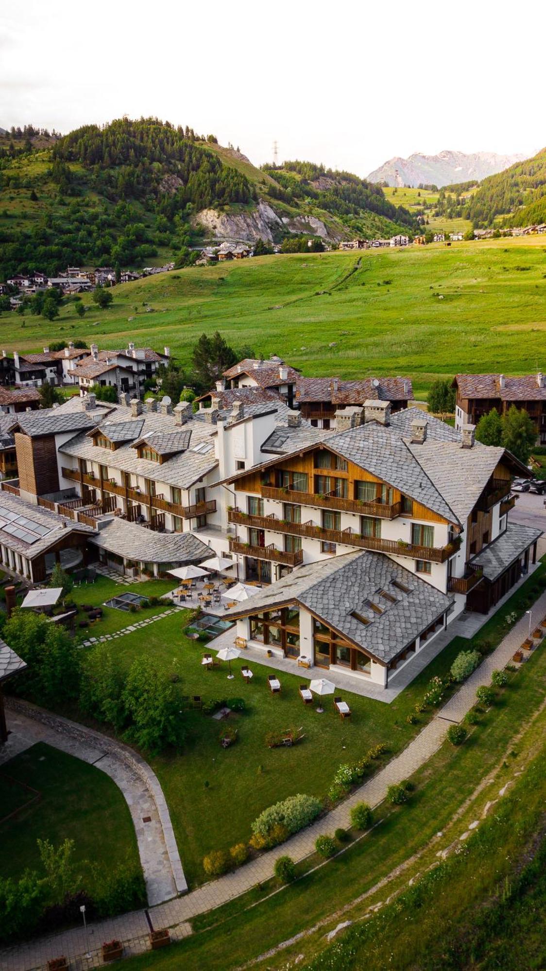 Montana Lodge & Spa, By R Collection Hotels La Thuile Exteriör bild