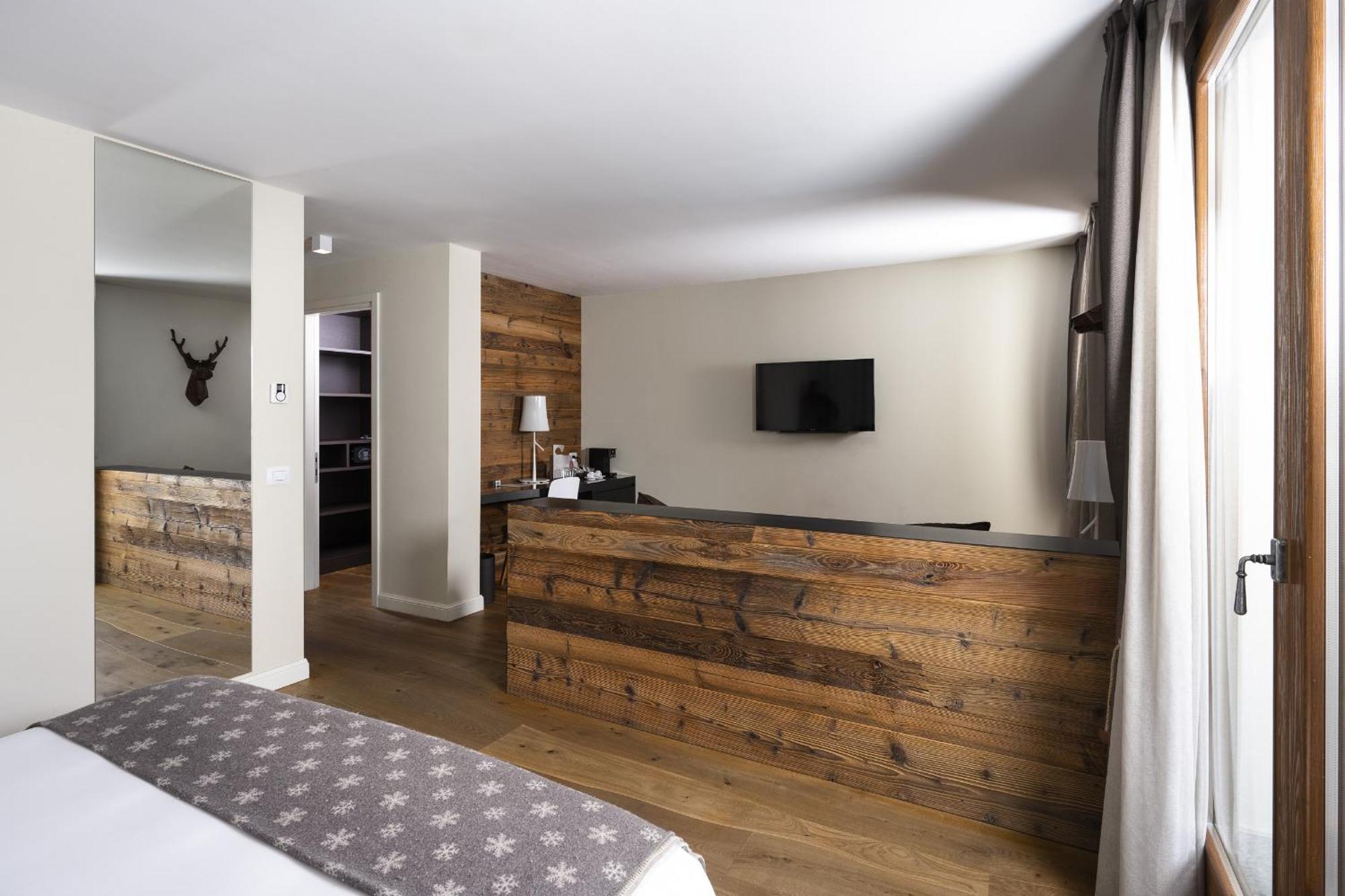 Montana Lodge & Spa, By R Collection Hotels La Thuile Exteriör bild